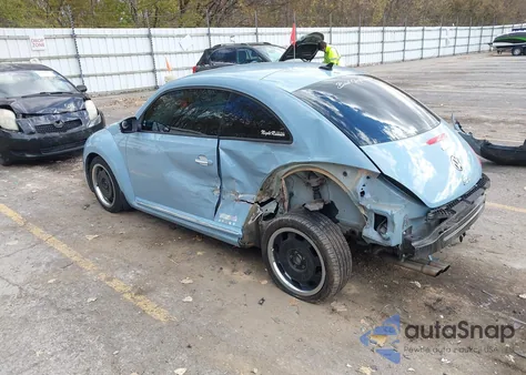 2012 Volkswagen Beetle 2.5L z USA, uszkodzony, nr VIN 3VWJP7AT3CM651722